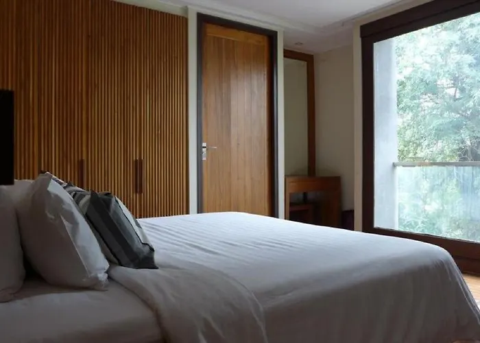 LUXX Langsuan Hotel - SHA Plus