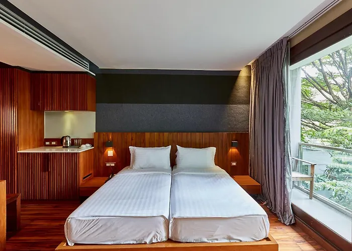LUXX Langsuan Hotel