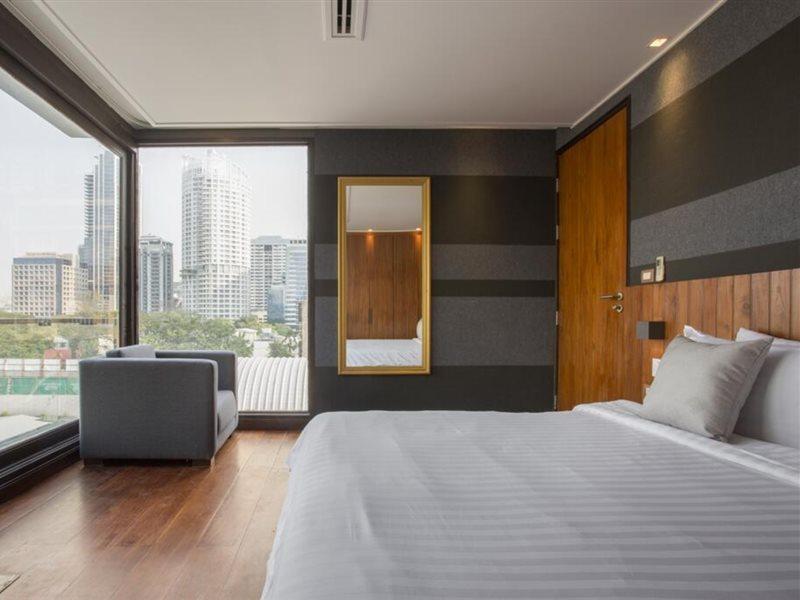 Hotel Luxx Langsuan 4*
