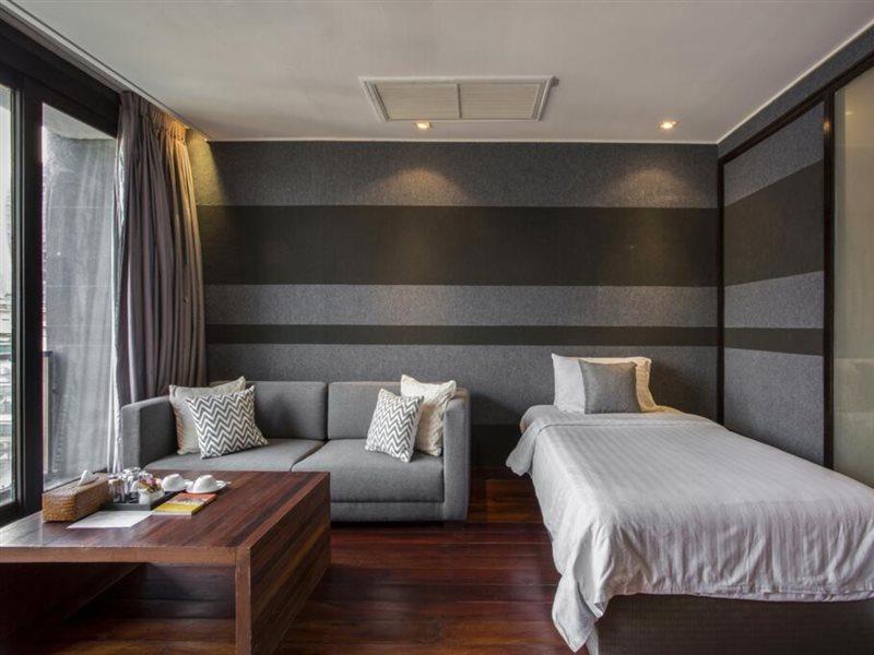 Luxx Langsuan Hotel 4*