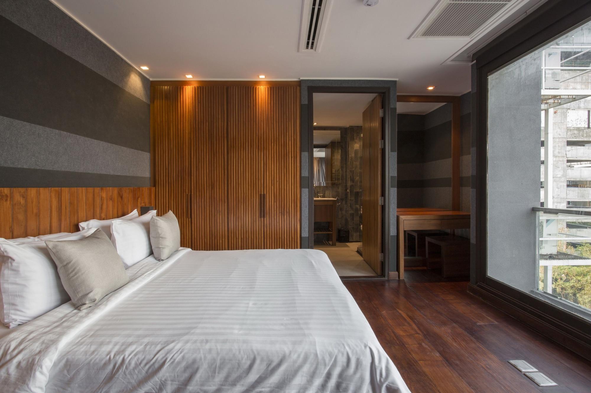 Hotel Luxx Langsuan Bangkok