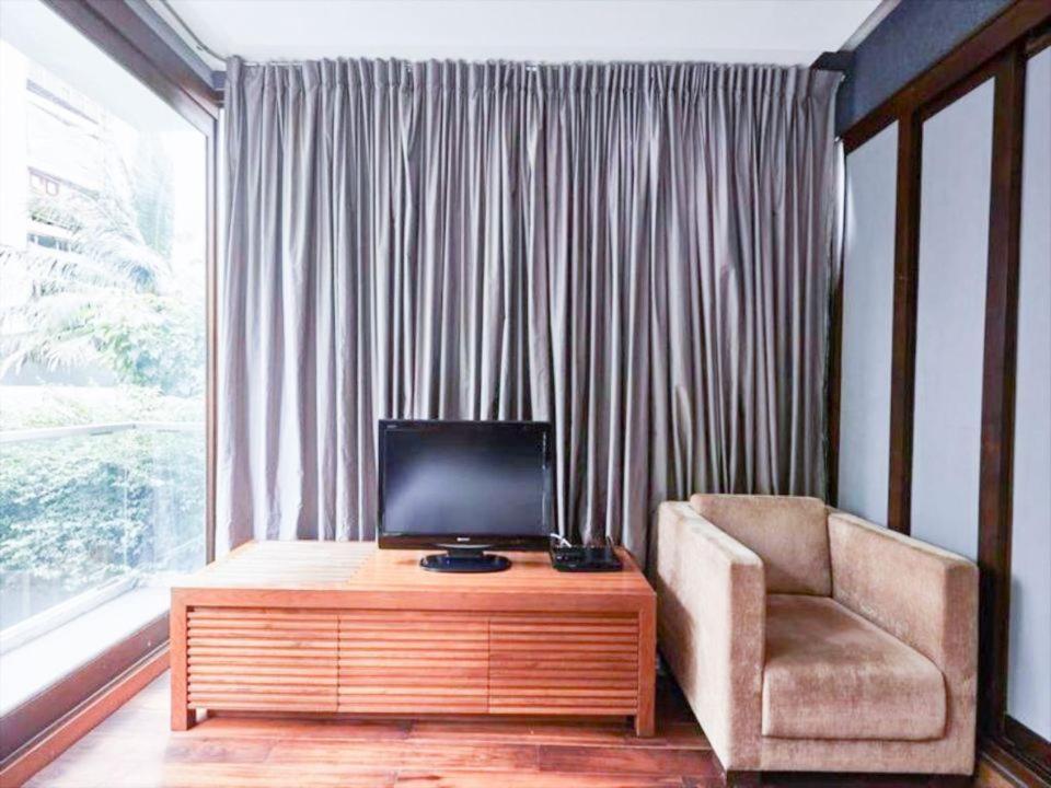 Luxx Langsuan Hotel 4*
