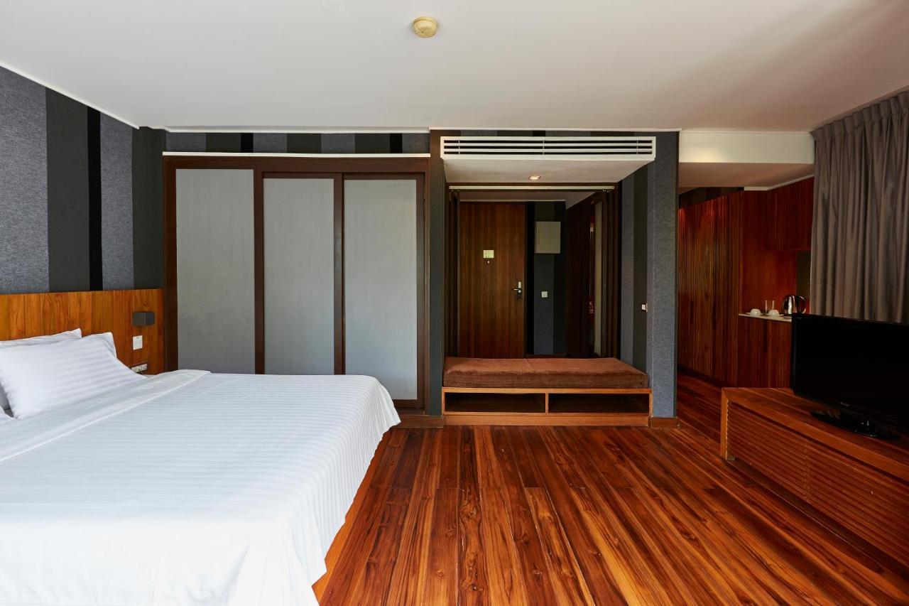 Luxx Langsuan Hotel 4*