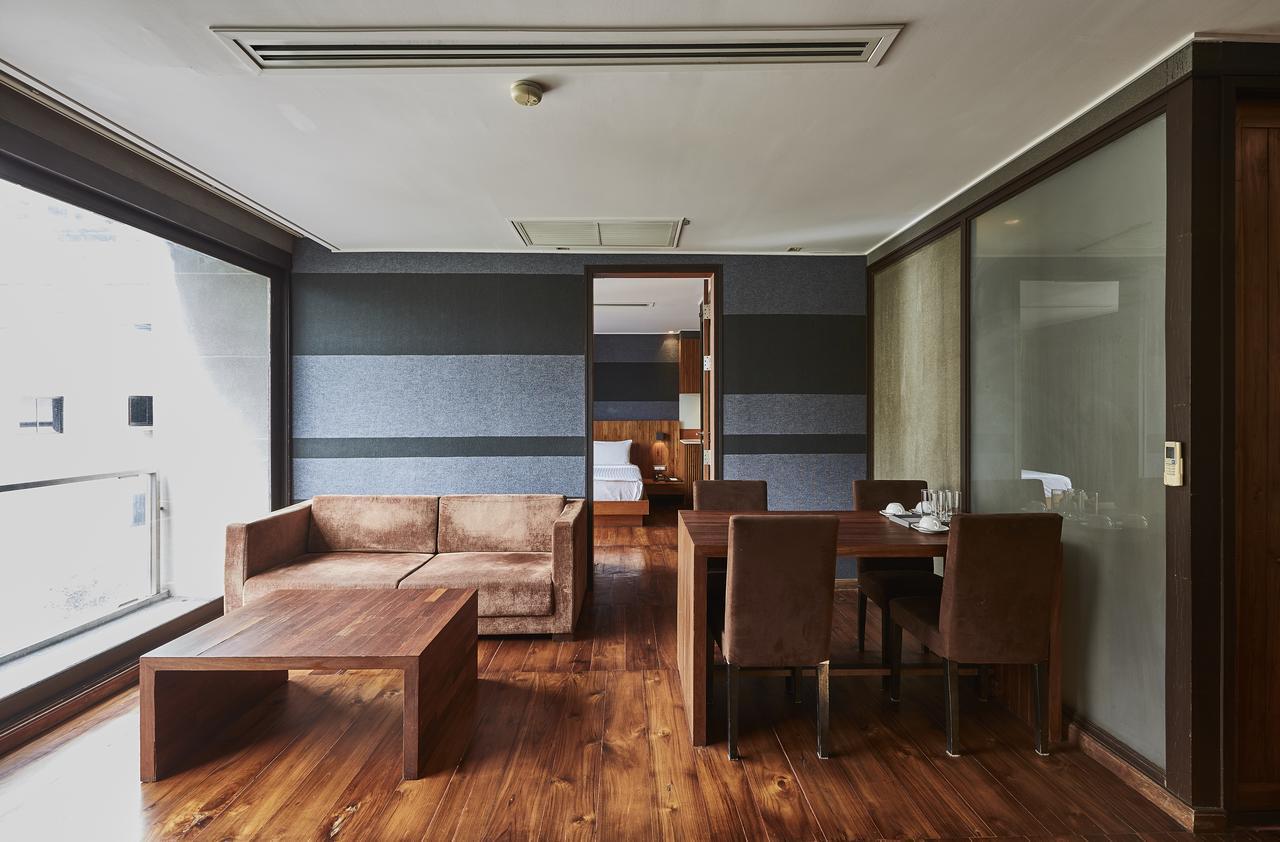 Luxx Langsuan Hotel 4*
