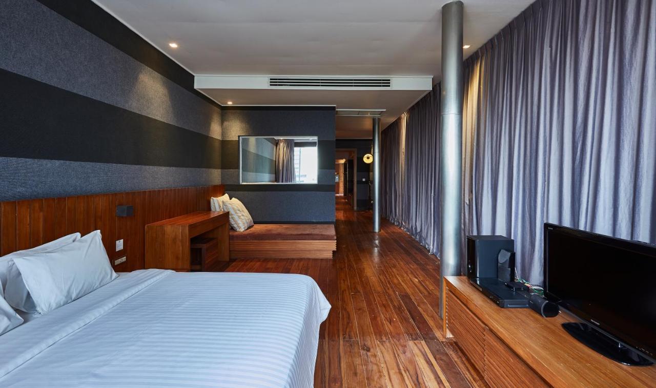 Luxx Langsuan Bangkok