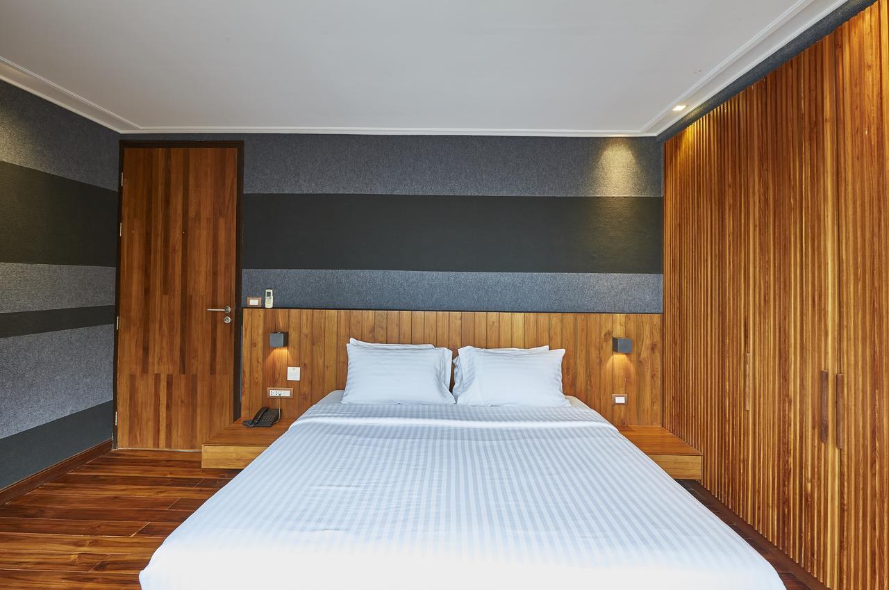 Luxx Langsuan Hotel