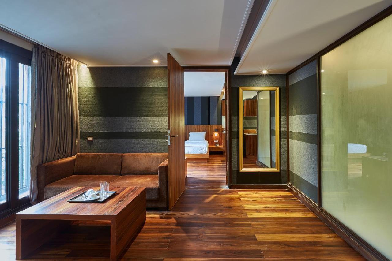 Hotel Luxx Langsuan Bangkok